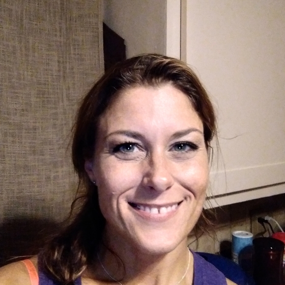 Clothing and shoes - Picture 2 of 3